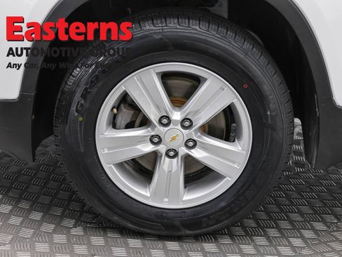 Used 2020 Chevrolet Trax LS w/ Tint and Cruise Package AWD/4WD image 32