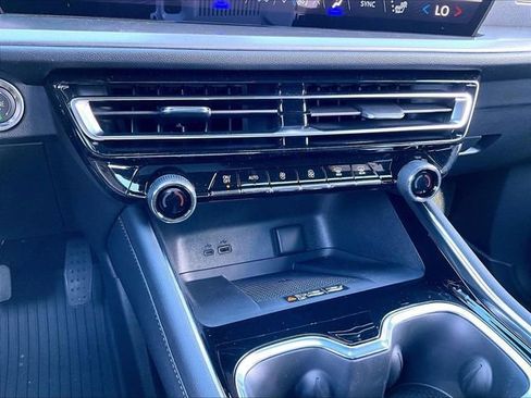 New 2026 Chevrolet Traverse LT w/ Sun and Wheel Package AWD/4WD image 23