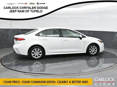 Used 2024 Toyota Corolla LE FWD image 4