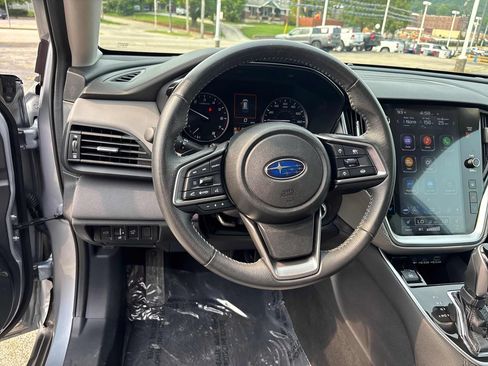 Used 2023 Subaru Outback Premium AWD/4WD image 12