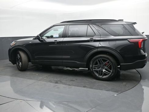 New 2026 Ford Explorer ST-Line w/ ST-Line Street Pack image 3