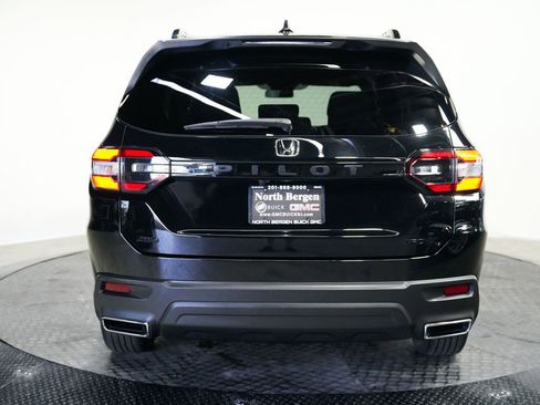 Used 2023 Honda Pilot Sport image 7