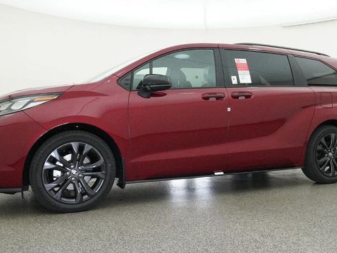 New 2026 Toyota Sienna XSE FWD image 22