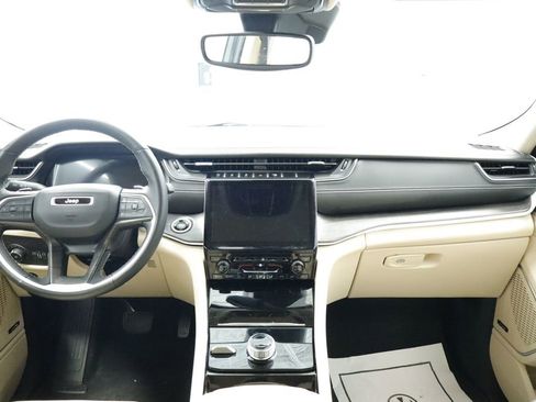 Used 2022 Jeep Grand Cherokee Limited AWD/4WD image 22