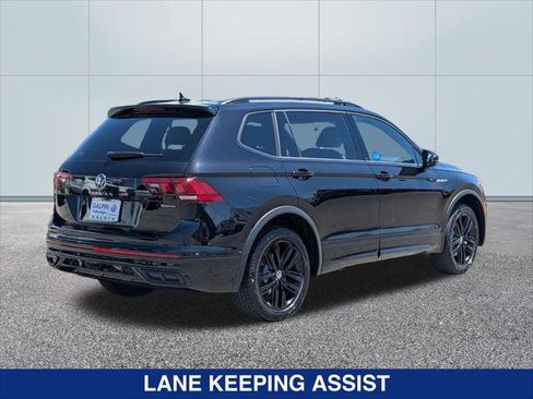 Certified 2022 Volkswagen Tiguan SE R-Line AWD/4WD image 5