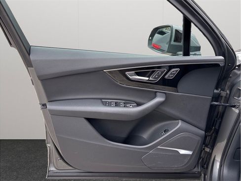 Used 2018 Audi Q7 3.0T Premium Plus w/ Premium Plus Package image 24