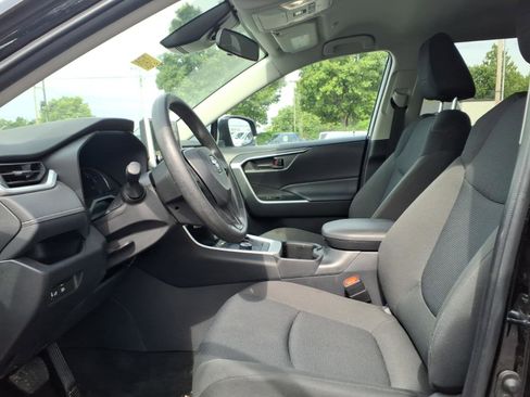 Used 2025 Toyota RAV4 LE AWD/4WD image 23