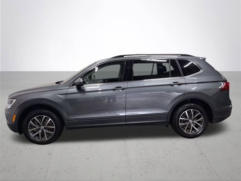 Used 2019 Volkswagen Tiguan SE w/ Panoramic Sunroof Package image 11