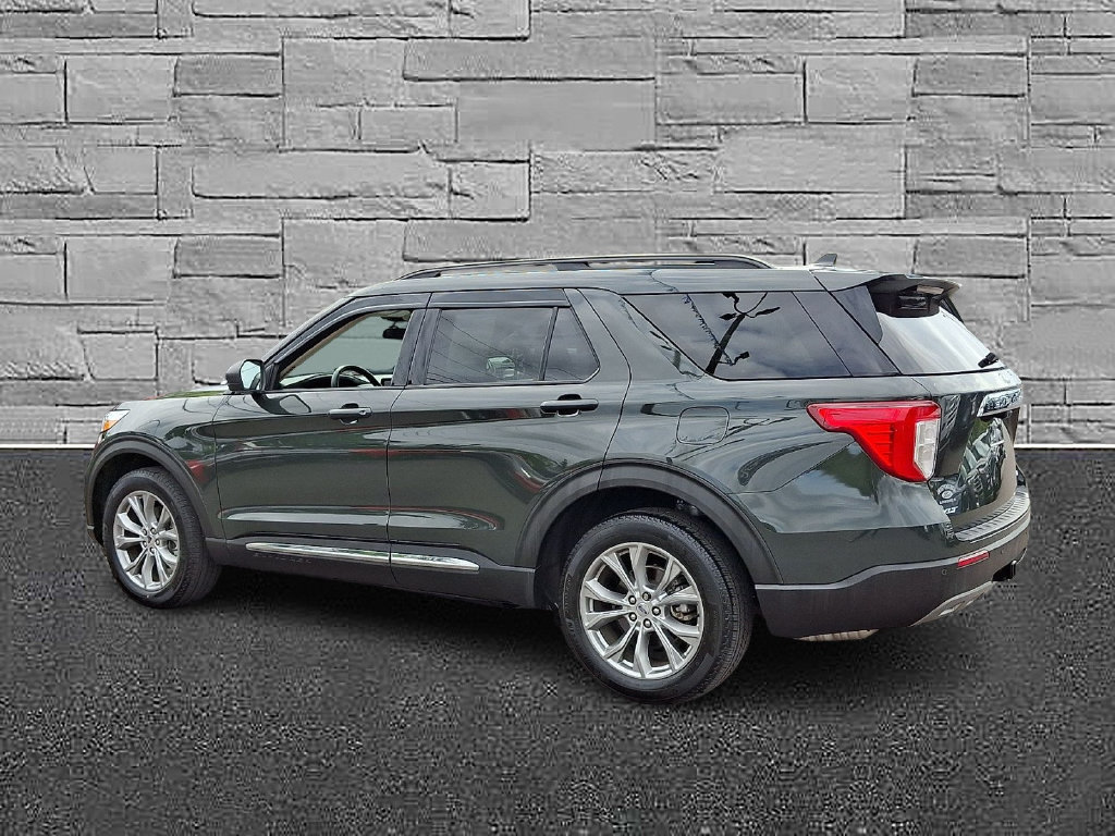 Certified 2023 Ford Explorer XLT w/ Equipment Group 202A AWD/4WD image 7