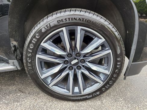 Used 2016 Cadillac Escalade ESV Luxury AWD/4WD image 7