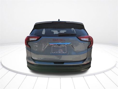 Used 2024 GMC Terrain SLE image 5