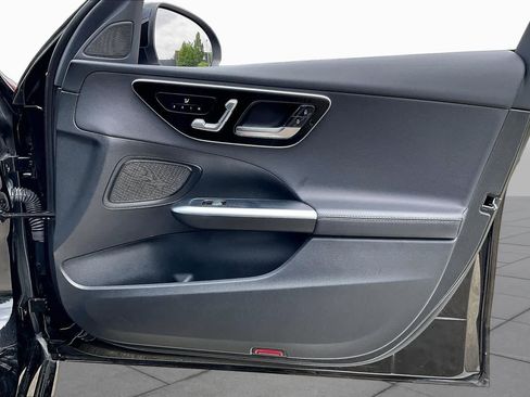 Used 2025 Mercedes-Benz C 300 Sedan image 20
