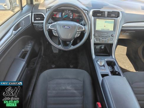 Used 2020 Ford Fusion SE AWD/4WD image 4