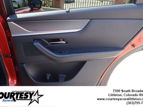 Used 2025 MAZDA CX-70 Plug-In Hybrid w/ Premium Plus AWD/4WD image 34