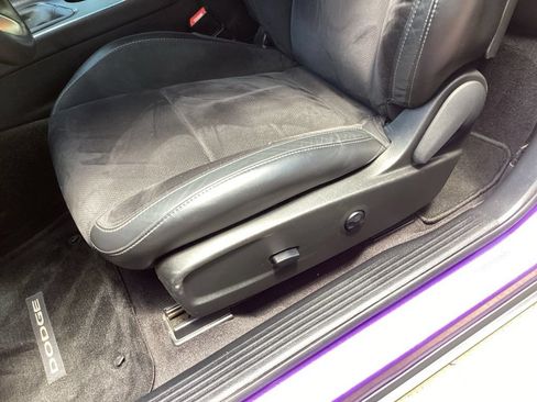Used 2016 Dodge Challenger R/T Scat Pack w/ Leather Interior Group RWD image 33
