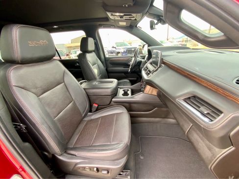 Used 2021 Chevrolet Suburban High Country image 25