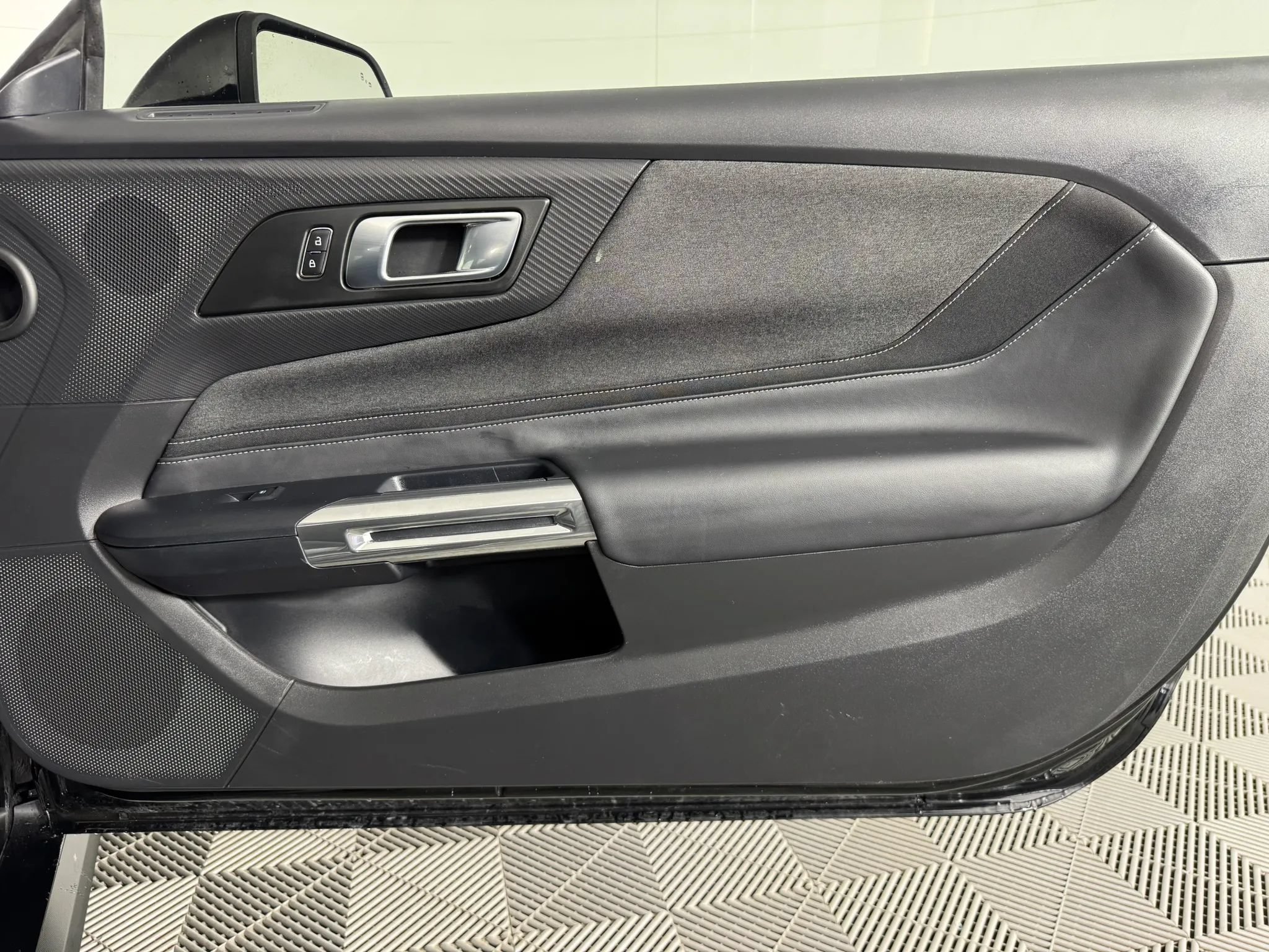 Used 2025 Ford Mustang GT RWD image 34