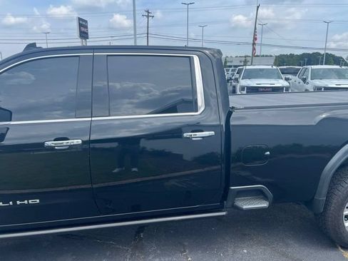 Used 2021 GMC Sierra 3500 Denali w/ Denali Ultimate Package AWD/4WD image 13