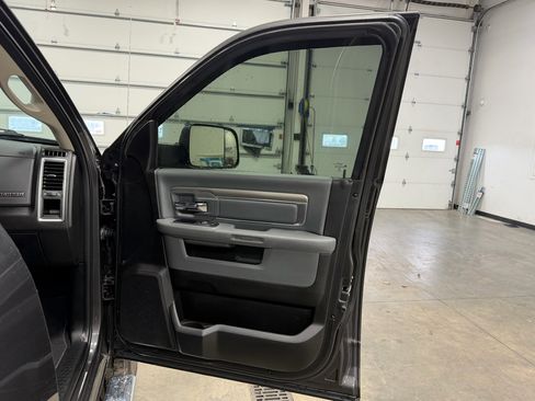 Used 2018 RAM 3500 Big Horn image 36