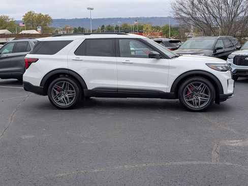 New 2026 Ford Explorer ST image 3