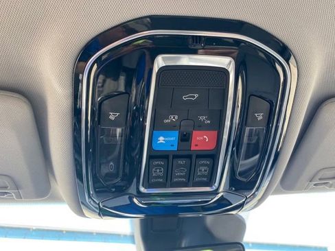 Used 2021 Jeep Grand Cherokee L Overland image 25