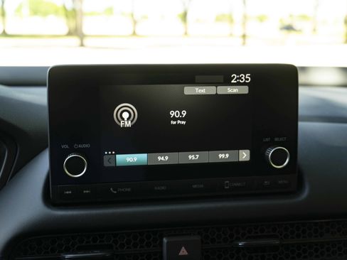 Used 2025 Honda HR-V LX image 31
