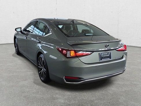 Certified 2025 Lexus ES 300h w/ Premium Package image 7