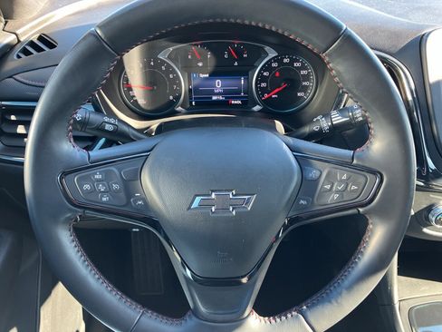 Used 2022 Chevrolet Equinox RS w/ LPO, Floor Liner Package image 17