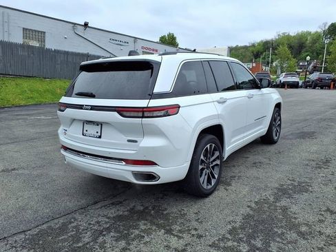 Used 2023 Jeep Grand Cherokee Overland w/ Advanced Protech Group III AWD/4WD image 8