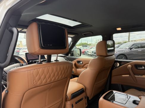 Certified 2022 INFINITI QX80 Sensory w/ All-Season Package RWD image 17
