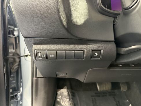 Used 2021 Toyota Corolla LE FWD image 14