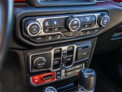 Used 2021 Jeep Gladiator Rubicon image 34
