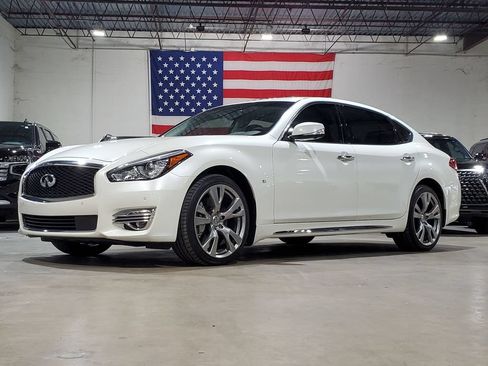 Used 2018 INFINITI Q70 L 3.7 w/ Sensory Package AWD/4WD image 19