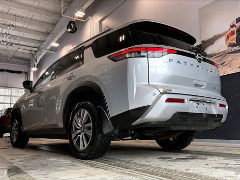 Used 2022 Nissan Pathfinder SL image 5