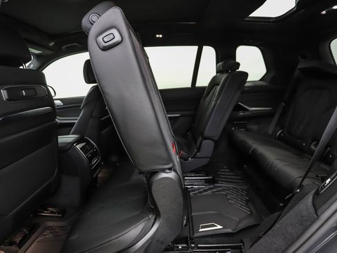 New 2026 BMW X7 M60i AWD/4WD image 25