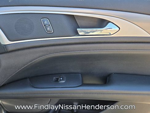 Used 2020 Lincoln MKZ FWD image 17