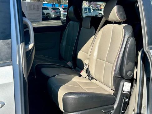 Used 2020 Kia Sedona EX image 17