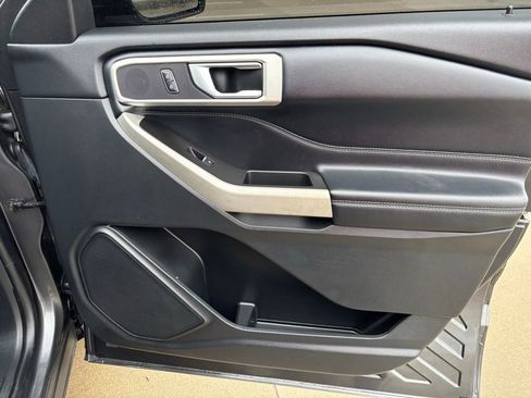 Used 2020 Ford Explorer XLT w/ Equipment Group 202A image 12