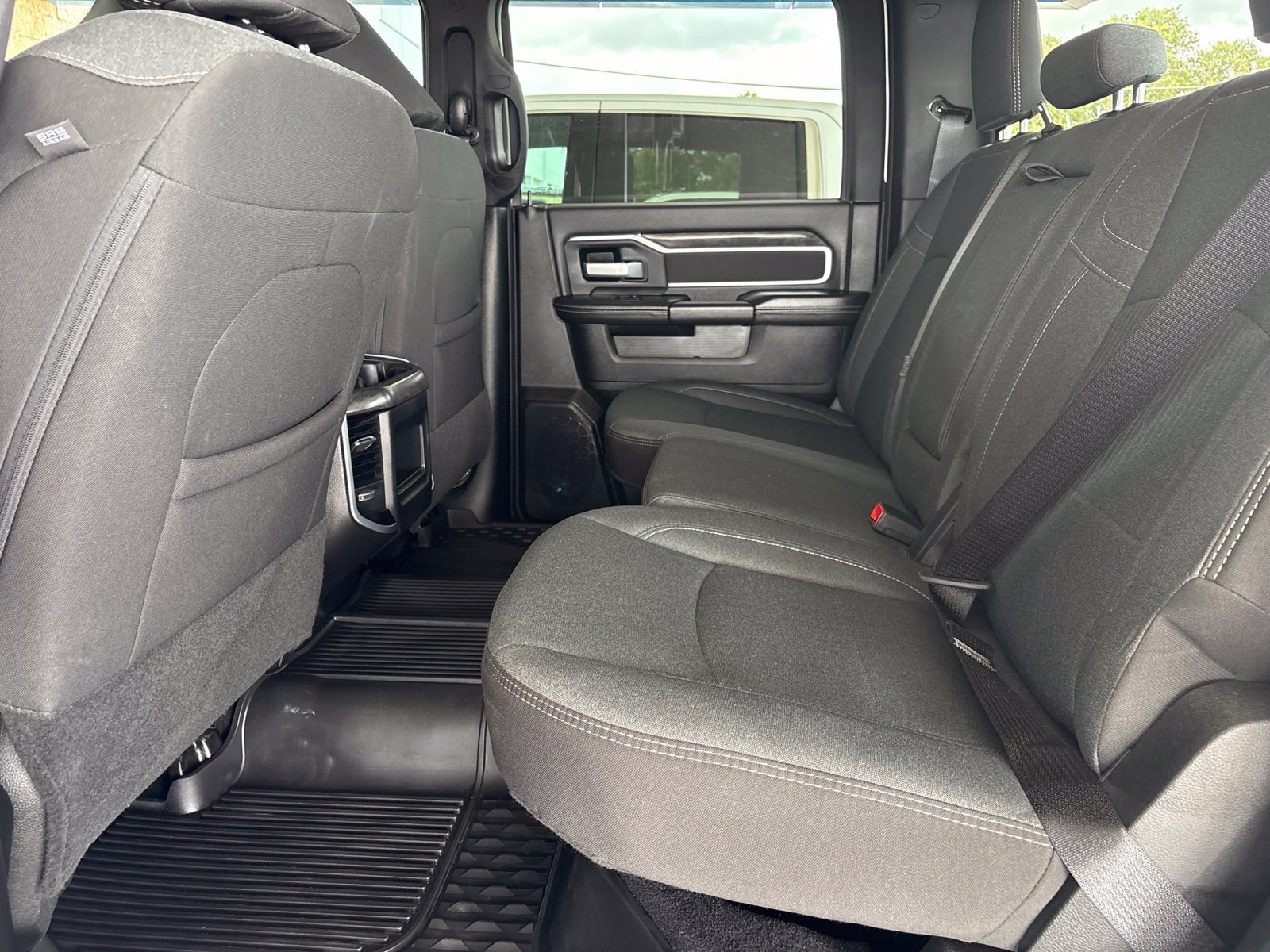Used 2024 RAM 2500 Big Horn w/ Sport Appearance Package AWD/4WD image 32