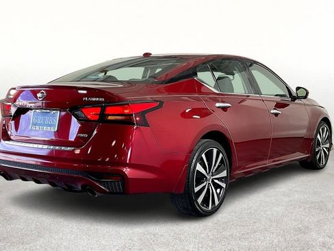 Used 2019 Nissan Altima 2.5 Platinum image 2
