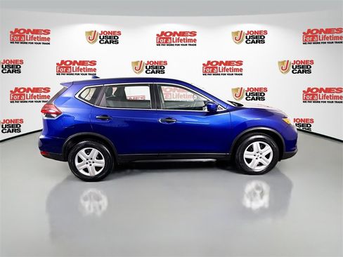 Certified 2018 Nissan Rogue S image 16