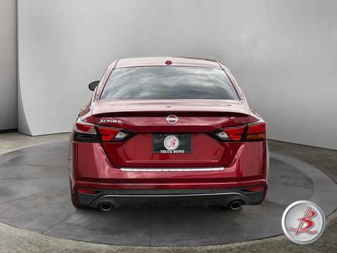 Used 2021 Nissan Altima 2.5 SR w/ SR Premium Package FWD image 6