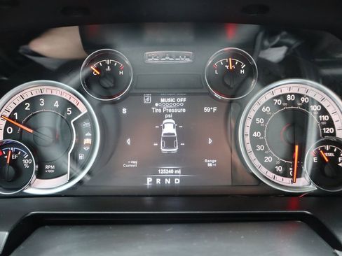 Used 2018 RAM 2500 Laramie w/ Sport Appearance Group AWD/4WD image 33