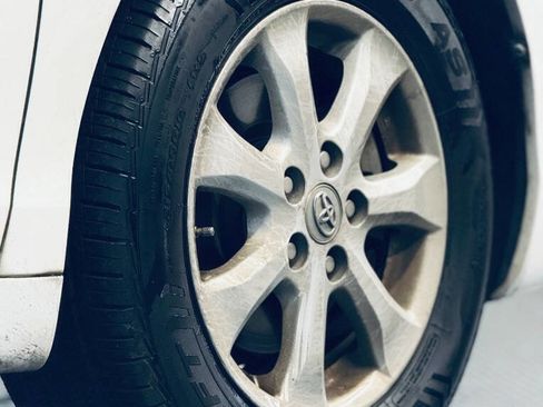 Used 2011 Toyota Camry LE w/ LE Extra-Value Pkg image 19