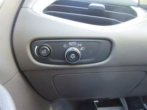 Used 2022 Chevrolet Malibu LT image 29