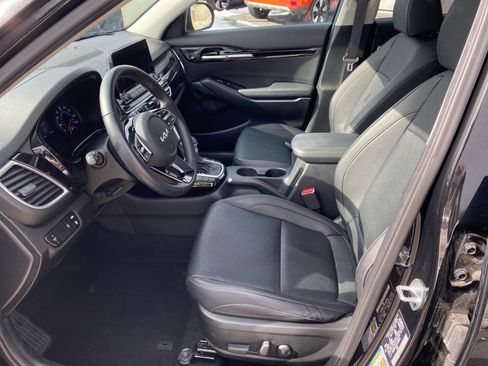 Used 2023 Kia Seltos EX image 10