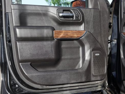 Used 2021 Chevrolet Silverado 1500 High Country w/ Technology Package image 13