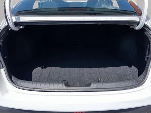 Used 2025 Hyundai Elantra Blue image 31