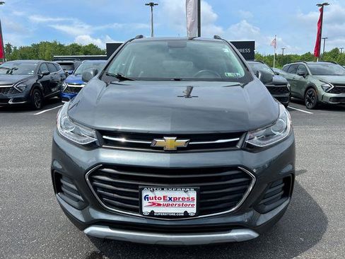 Used 2017 Chevrolet Trax LT w/ LT Convenience Package image 8