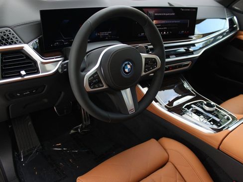 New 2026 BMW X5 xDrive50e image 4